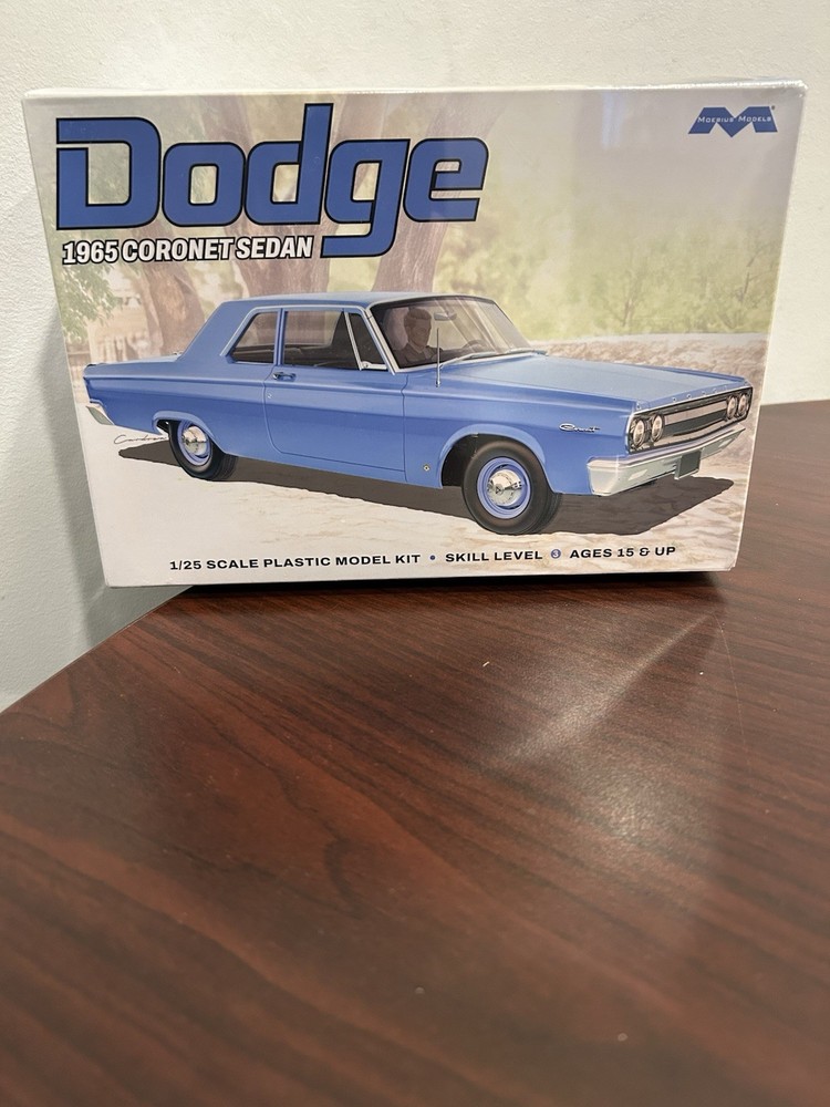 Moebius Dodge 1965 Coronet Sedan 1:25 Scale Kit #2561 FACTORY SEALED
