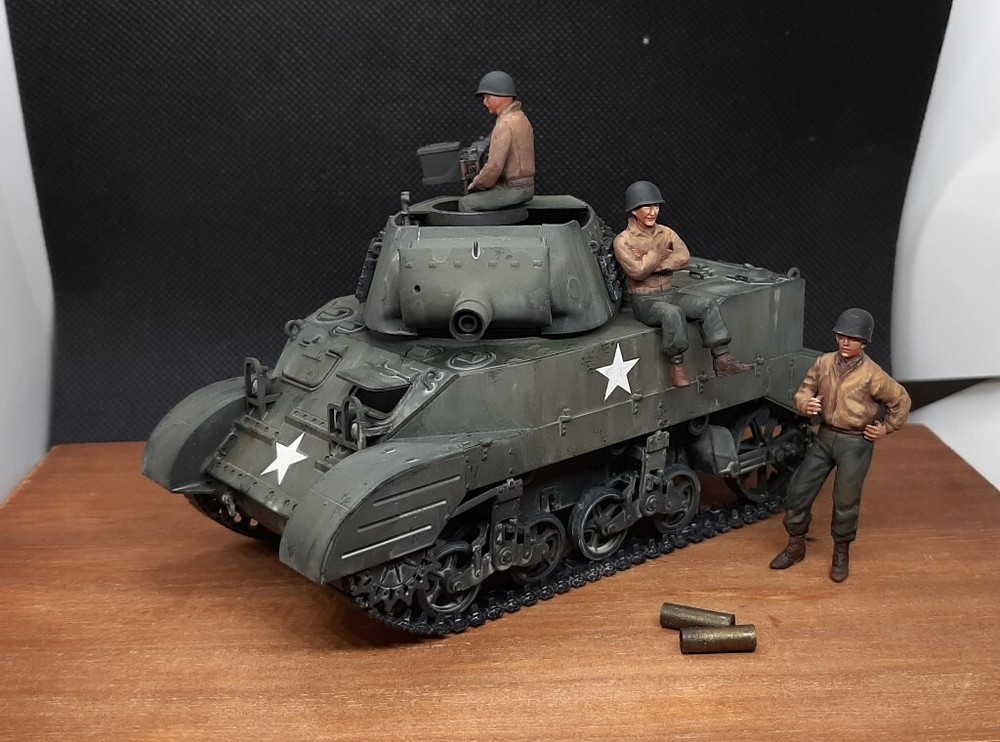 1/35 painted US Howitzer Motor Carriage M8 + crew