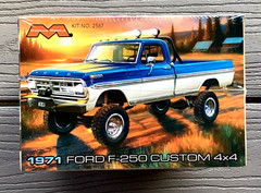 MOEBIUS MODELS 1/25 1971 FORD F-250 CUSTOM 4X4 PICKUP TRUCK MODEL KIT # 2567 F/S