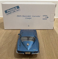 Danbury Mint 1965 Chevrolet Corvette Nassau Blue 1:24 Scale Car