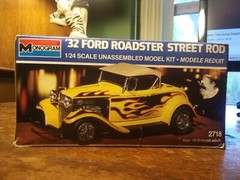Monogram 2718 1932 Ford Street Rod YELLOW plastic NMIB classic hot rod flames