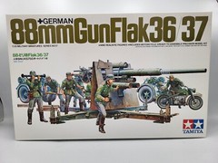 Tamiya 1/35 WWII German 88mm Flak 36/37 Gun Transporter Crew Model Kit 35017