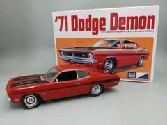 MPC Model Kit NEW TOOLING 1971 Dodge Demon 1:25 Scale MPC997