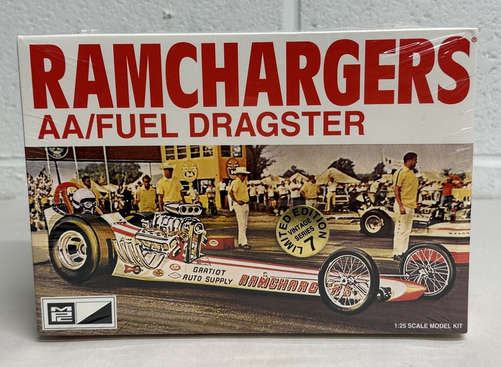 Ramchargers AA/Fuel Dragster 1:25 Model Kit / MPC 30108