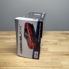 Maisto Assembly Line #39269 1/24 Scale Ford Mustang Boss 302 Die-Cast Model