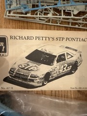 AMT Ertl 6728 1/25 43 STP Richard Petty Pontiac NASCAR Model