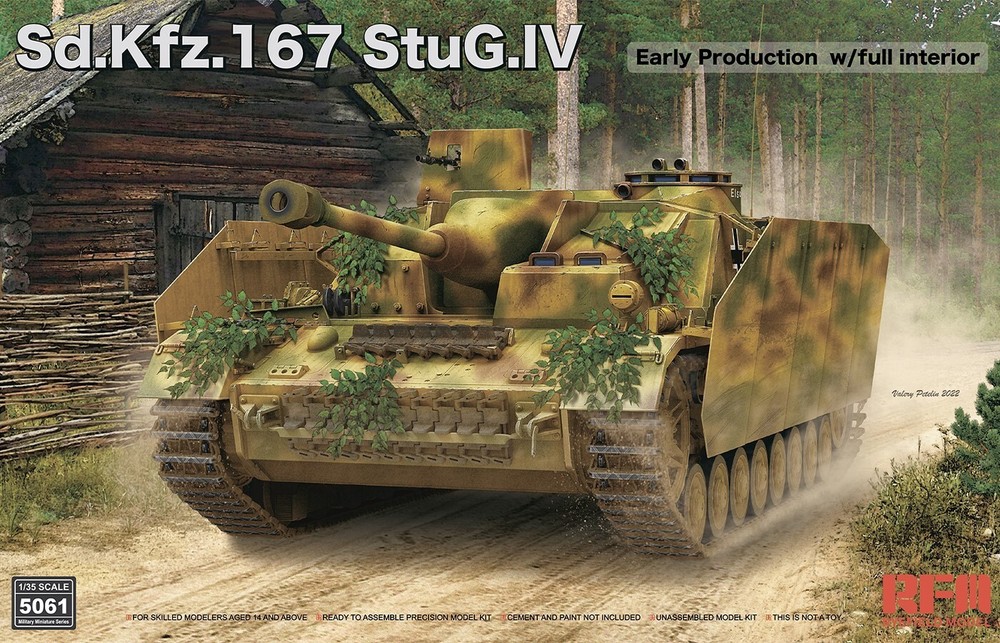 Rye Field 5061 1/35 Sd.Kfz. 167 StuG IV Early Production w/full interior