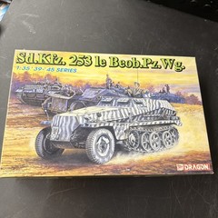Dragon 6140 Sd. Kfz. 253 le Beob.Pz.Wg 1/35 Model Kit NEW