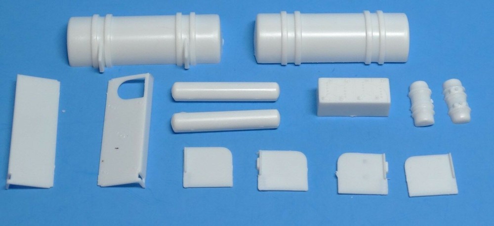 AMT 1/25 Tyrone Malone Custom Drag Frame Components – Tanks, Battery & Box 1/25