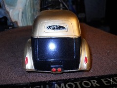 Lindberg 1:25 ’38 Custom Ford Van/Delivery Beautiful Built Old Model Car. !!
