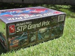 AMT ERTL #43 RICHARD PETTY STP Pontiac Grand Prix 1/24 NASCAR Model Kit Sealed