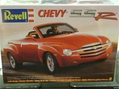 Revell 7691 Chevy SSR model kit