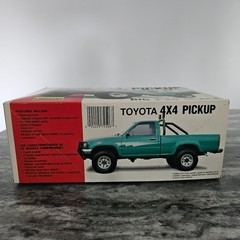 Lindberg Toyota 4×4 Pickup Truck 1/20 Scale Plastic Model Kit 72506 – Open box