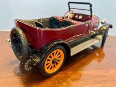 Signature 1917 REO Touring Diecast Model Car 1:18