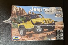 Revell Jeep Wrangler Rubicon Model Kit 85-4501 Brand New Sealed Damaged Box