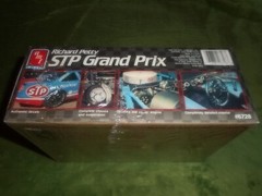 AMT ERTL 6728, 1/25 RICHARD PETTY STP GRAND PRIX PLASTIC MODEL KIT