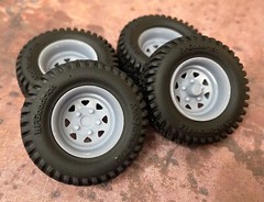 1/24 Scale: 18-Inch “Steel Wagon Wheels” W/ Mud Tires; Jeep, Resin 1/25