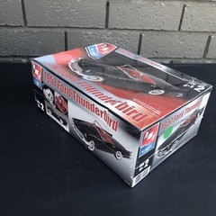 1:25 AMT Ertl 1957 Ford Thunderbird Model Kit – Sealed Bent Box See Photos 31925