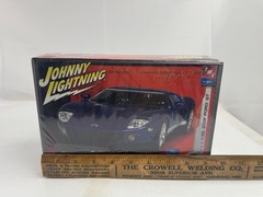 AMT Johnny Lightning 2005 Ford GT Die Cast 1:25 Model Kit Ertl Blue Skill 2 New