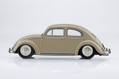 Aoshima 1/32 Scale Model Car Snap Kit 20-LB VW Volkswagen Beetle Light Beige