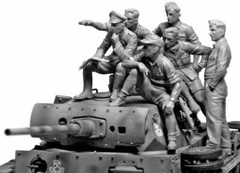 Master Box 3561 Rommel and German Tank Crew, DAK, WW II era scale 1:35 model kit