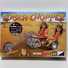 AUTOWORLD MPC MPC896 1:25 COBRA CHOPPER “TRICK TRIKES” SERIES SKILL 2 MODEL KIT