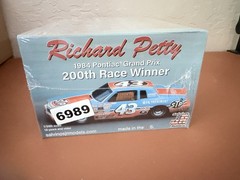 Salvinos Jr Models Richard Petty 1984 Pontiac Prix 200th Race Winner Kit 6989