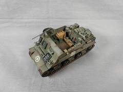 Built 1/35 M7 variant US Army Prime Mover with M1a1 155mm towed howitzer
