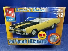 AMT Buyer’s Choice 1969 Plymouth GTX Convertible 1/25 Scale Model Car Kit