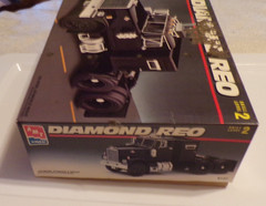 LOOK AMT / ERTL DIAMOND REO SCALE 1/25 MODEL KIT OPEN BOX