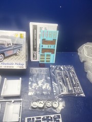 1966 Chevy Fleetside Pickup Revell 85-7225 1/25 Plastic Truck Model Kit