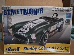 Revell Shelby Cobra 427 S/C Model 1:24 Car Kit No. 85-2828 Vintage 2005