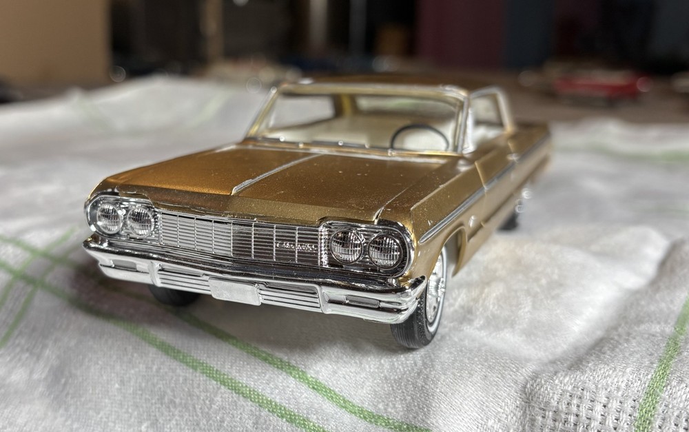 Vintage amt “Street Shaker” 64 Chevy Impala SS Model, kit # T408601 Built Stock