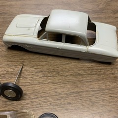 60 FORD FALCON 4DR MODEL KIT *PARTS OR RESTORE*