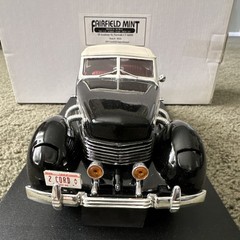 Fairfield Mint 1937 Cord 812 Supercharged Black White Red Model Car Opening Doo…