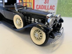 TWO CARS 1/32 BUILT PYRO 1931 CADILLAC TOWNE CAR: UNBUILT REVELL JAGUAR XK120
