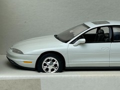 Brookfield 1:24 Scale 1997 Oldsmobile Aurora Promo Car with Box, White