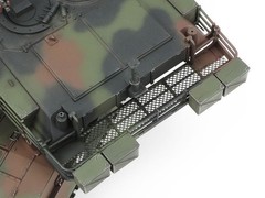 TAMIYA Military Model 1/35 M1A1 Abrams Tank Ukraine 25216