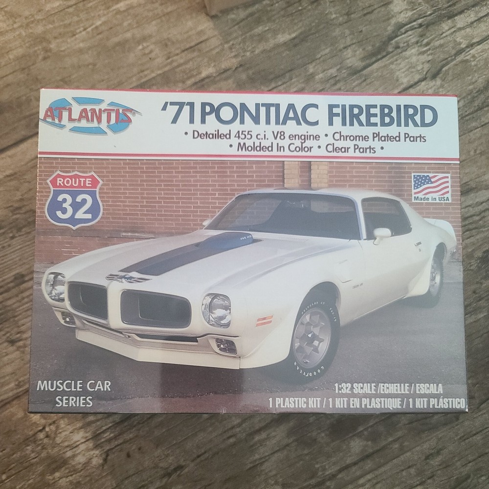 1971 Pontiac Firebird 1/32 Plastic Model Kit Atlantis 2009 MODEL KIT