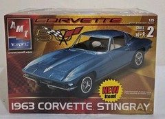 1/25 SCALE AMT MODEL KIT 1963 CORVETTE STINGRAY No 31812 Sealed