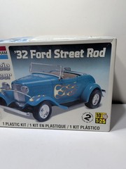 ✨Open Box✨ ’32 Ford Street Rod 1:24 Classic Cruiser Scale Monogram Model Kit