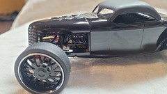 Cool Custom built up 1930-32 Ford Pro Touring Roadstr model car Gloss black 1/25