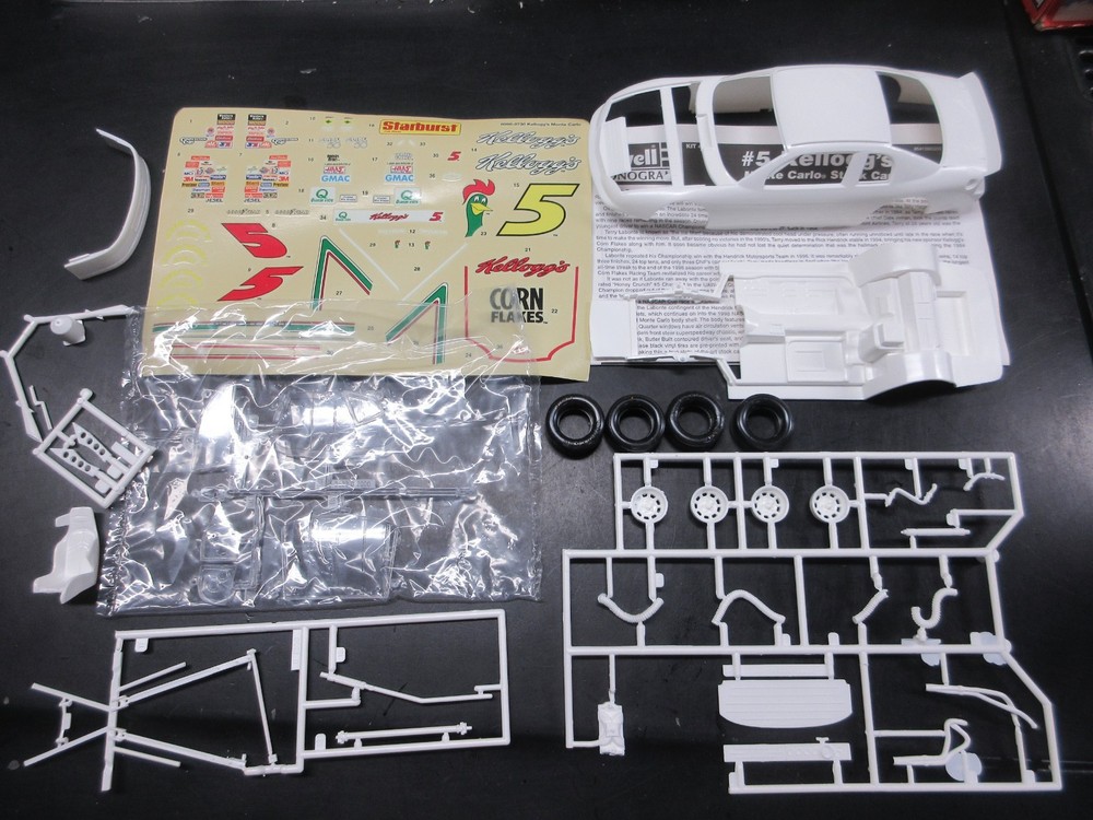 REVELL 1/24 #5 KELLOGG’S MONTE CARLO STOCK CAR bagged kit LOT#110