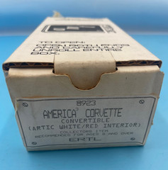 AMT America Corvette Convertible Artic White/Red Interior Model 8923