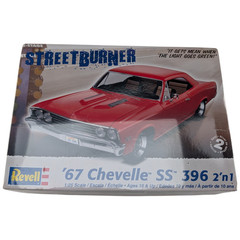 Revell 85-4285 ’67 Chevelle SS 396 StreetBurner 2’n1 Model Kit 1/25