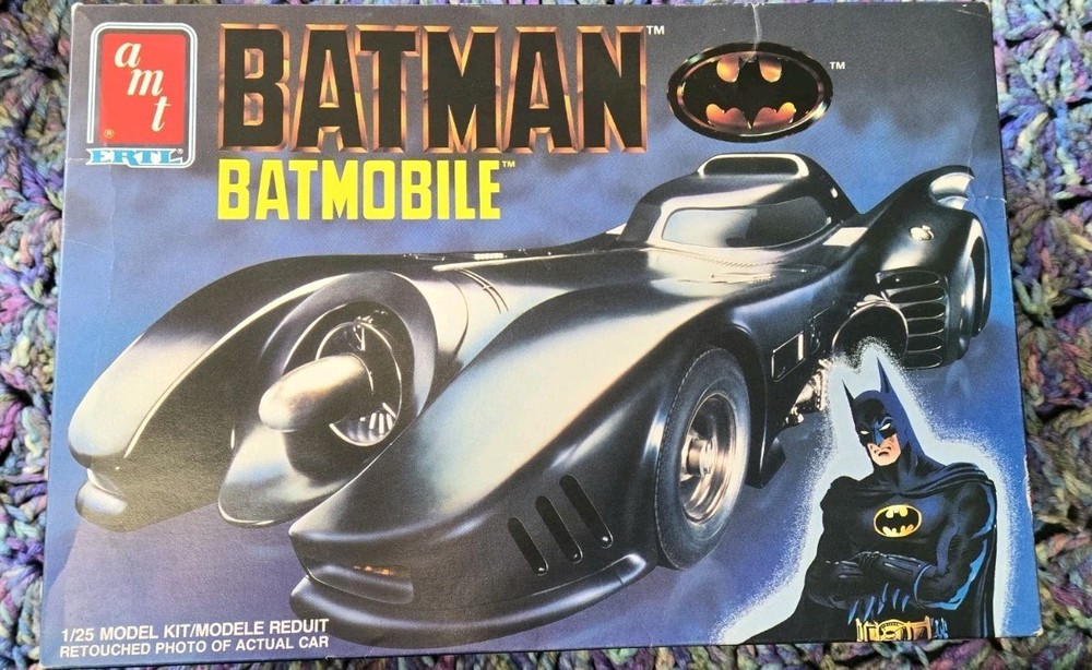 1989 AMT Ertl Batman Batmobile Black 1:25 Scale Model #6877 Kit TM & DC Comics
