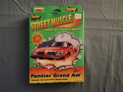 Lindberg 1/32 Street Muscle 2 Snap Fit Pontiac Grand Am OPENED AND UNBUILT.