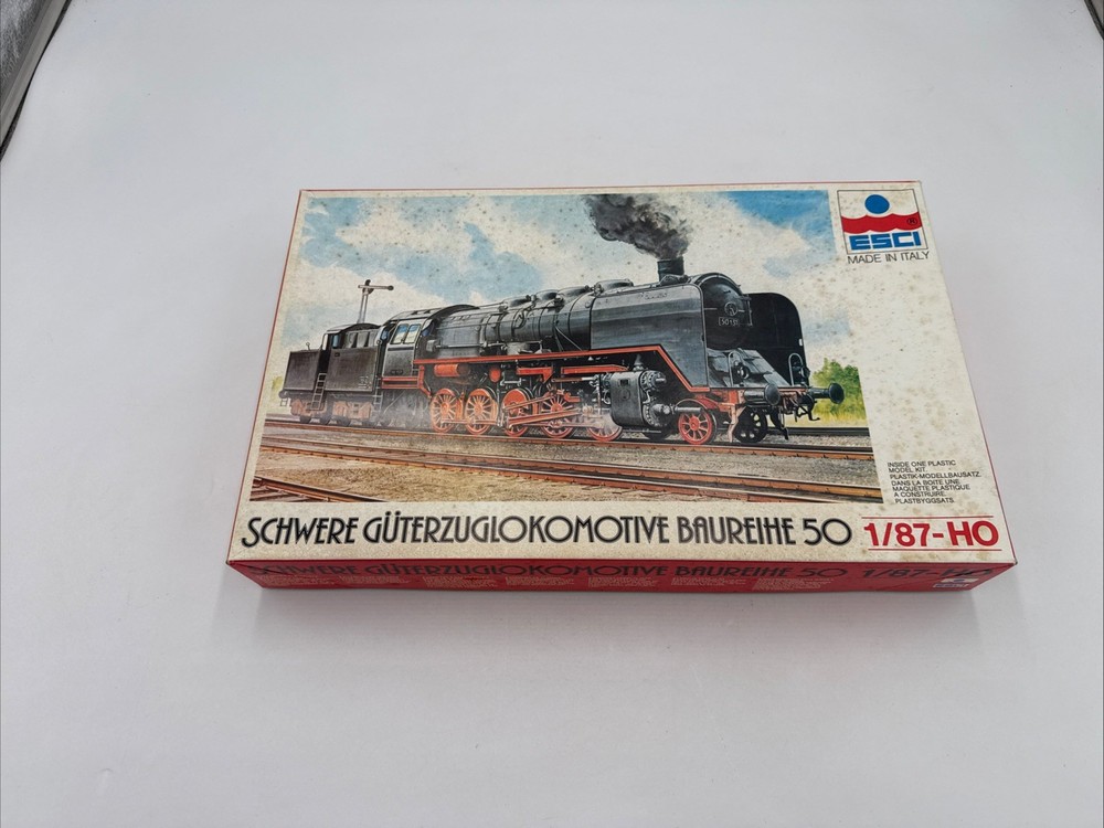 ESCI Model Kit – German Schwere Guterzuglokomotive Baureihe 50 #1002 OPEN BOX