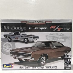 Revell ’68 Dodge Charger R/T 2’n1 1:25 Kit Skill 5 85-4202