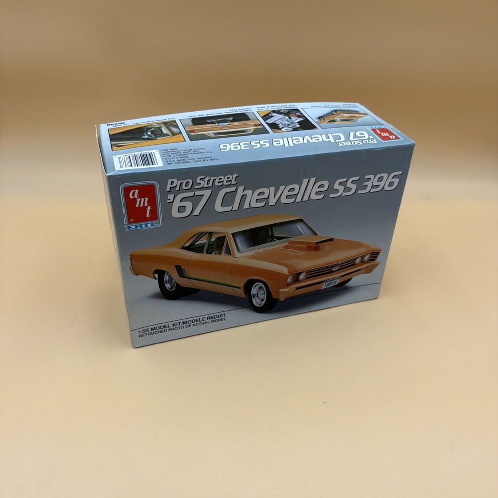 AMT Pro Street 1967 Chevrolet Chevelle SS 396 1:25 Plastic Model Kit 6986